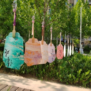 隆泰物業(yè)公司開(kāi)展漆扇手工制作活動(dòng)